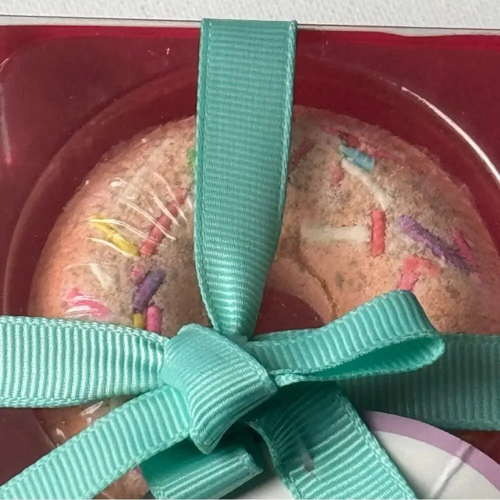 Bath Fizzer frosted donut